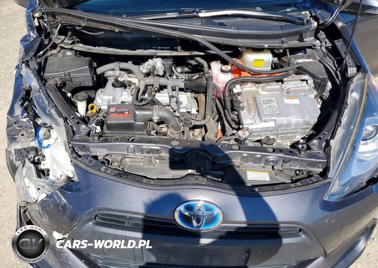 2017 Toyota Prius C Two VIN:JTDKDTB37H1595134 - 11