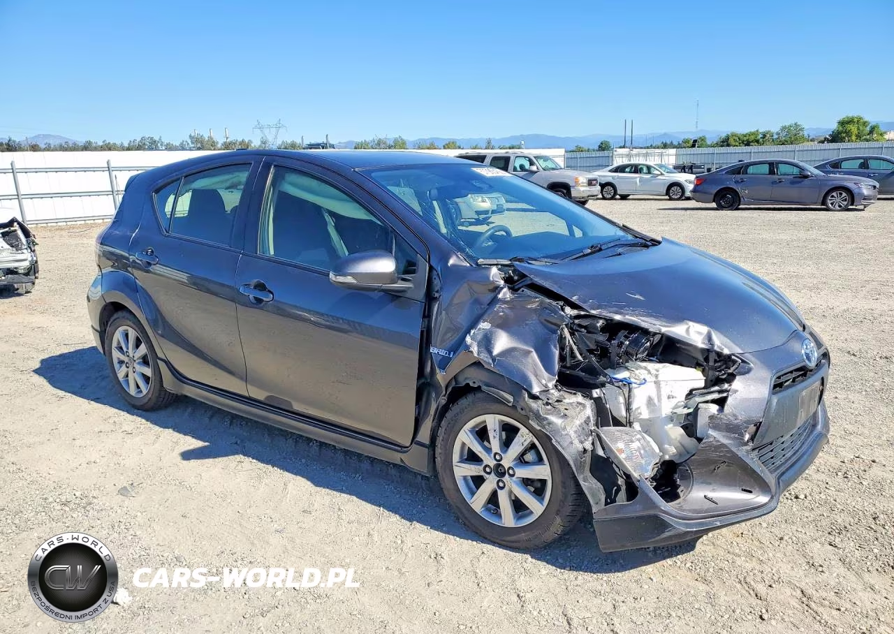 2017 Toyota Prius C Two VIN:JTDKDTB37H1595134 - 4