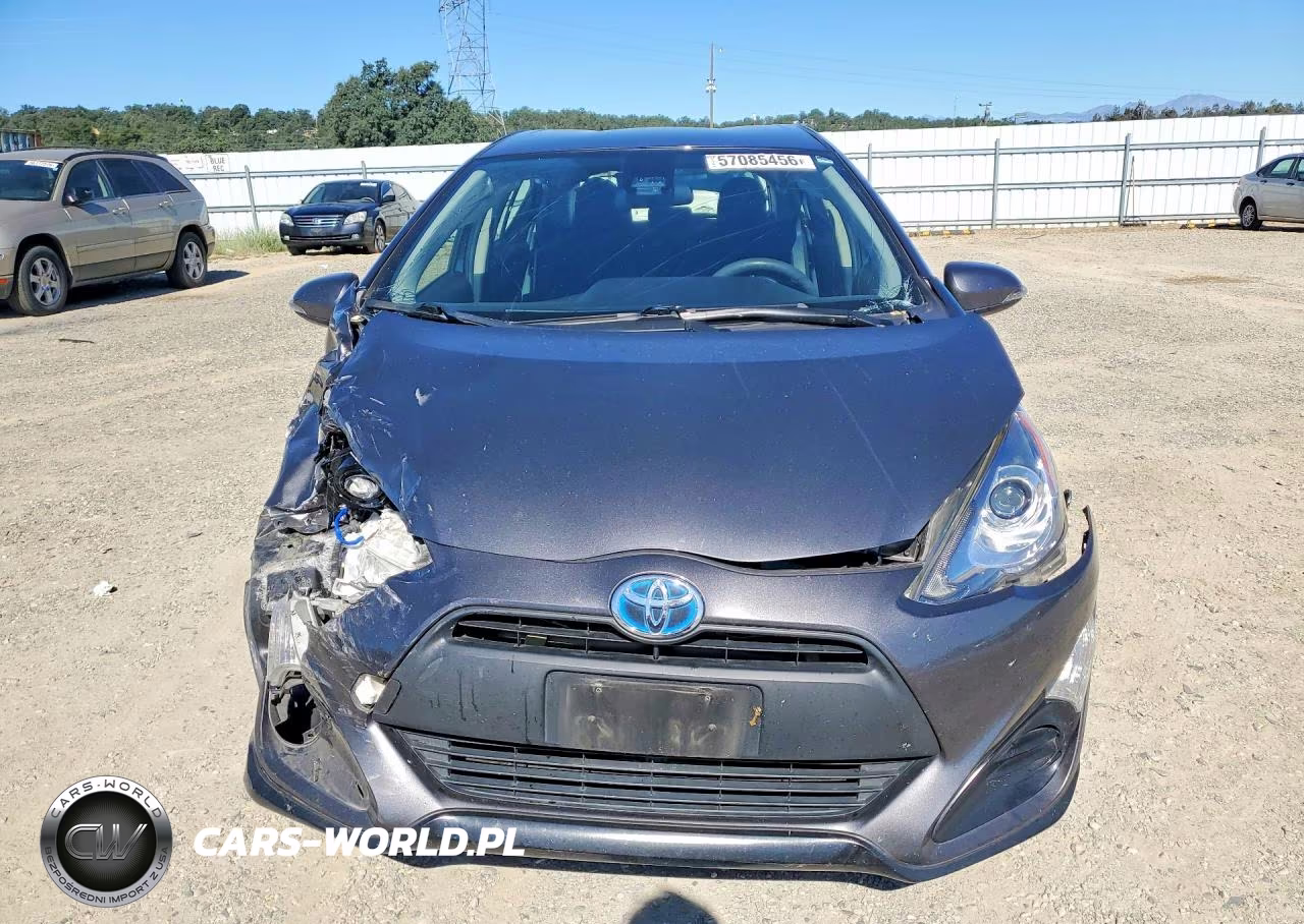 2017 Toyota Prius C Two VIN:JTDKDTB37H1595134 - 5