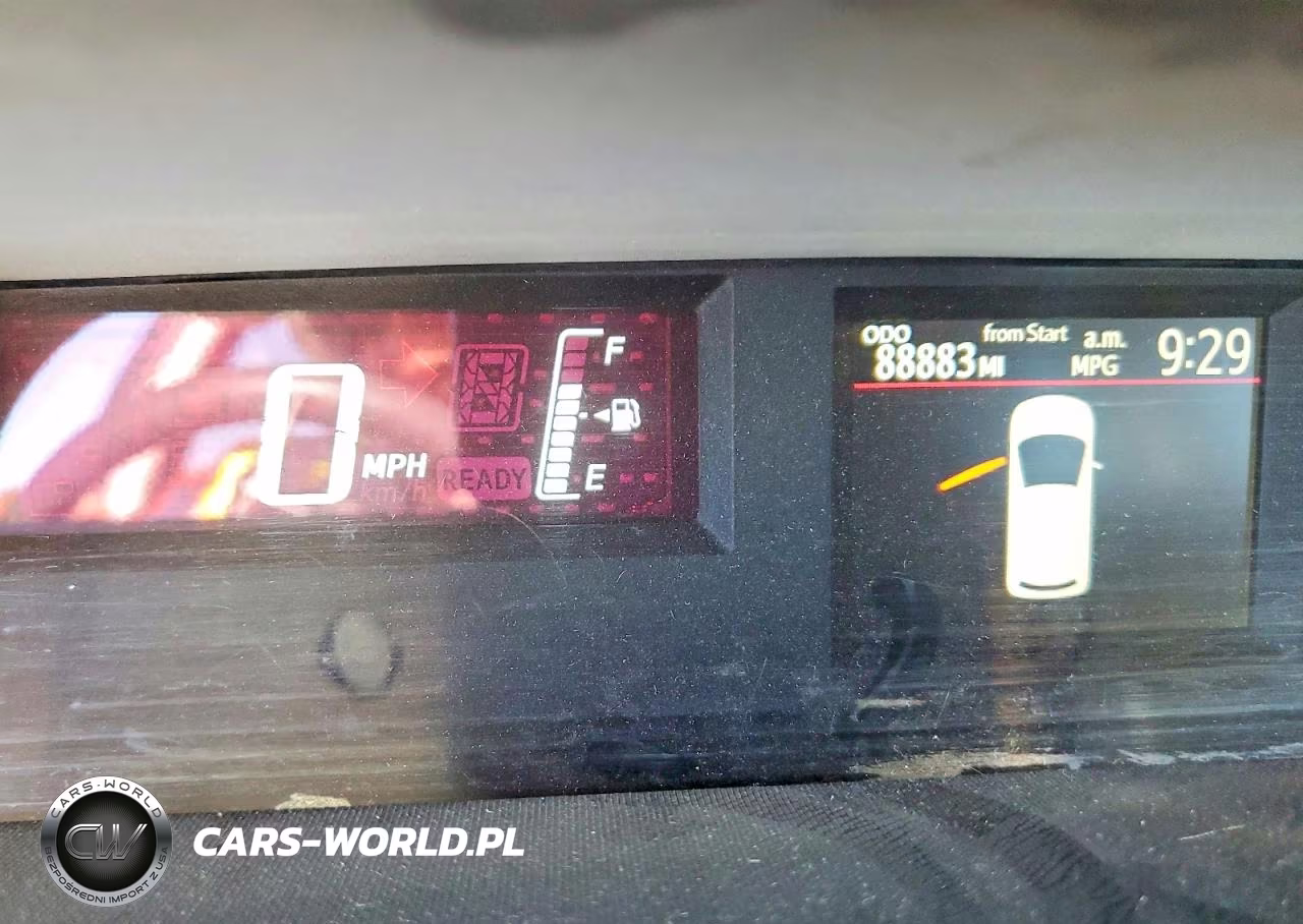 2017 Toyota Prius C Two VIN:JTDKDTB37H1595134 - 9