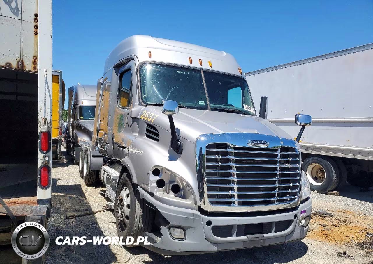 2015 Freightliner Cascadia Semi Truck