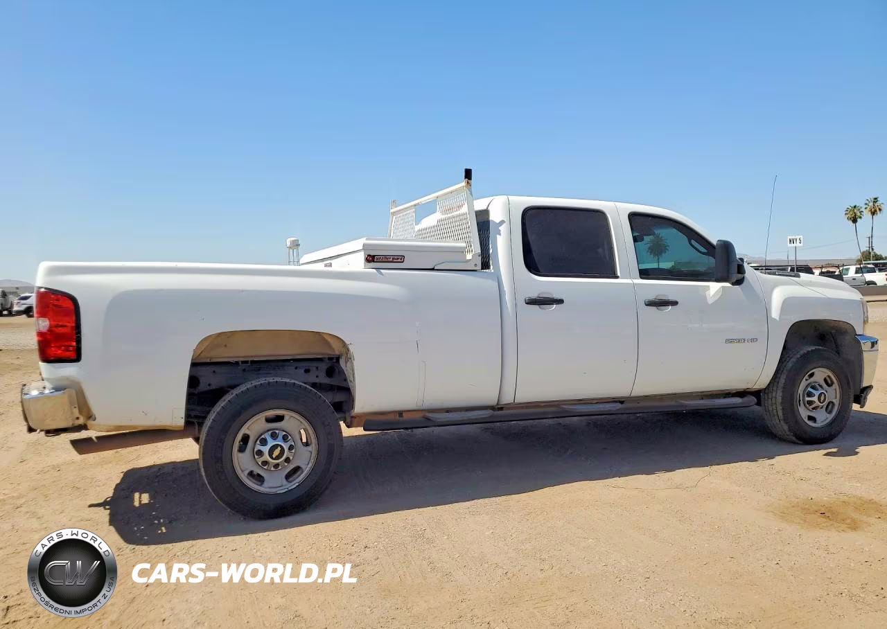 2014 Chevrolet Silverado C2500 Heavy Duty VIN:1GC1CVCG0EF120452 - 3