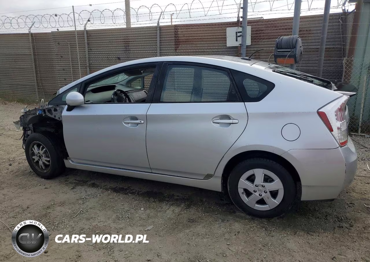 2011 Toyota Prius Two VIN:JTDKN3DU2B1366824 - 2