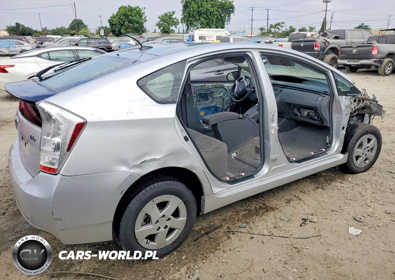 2011 Toyota Prius Two VIN:JTDKN3DU2B1366824 - 3