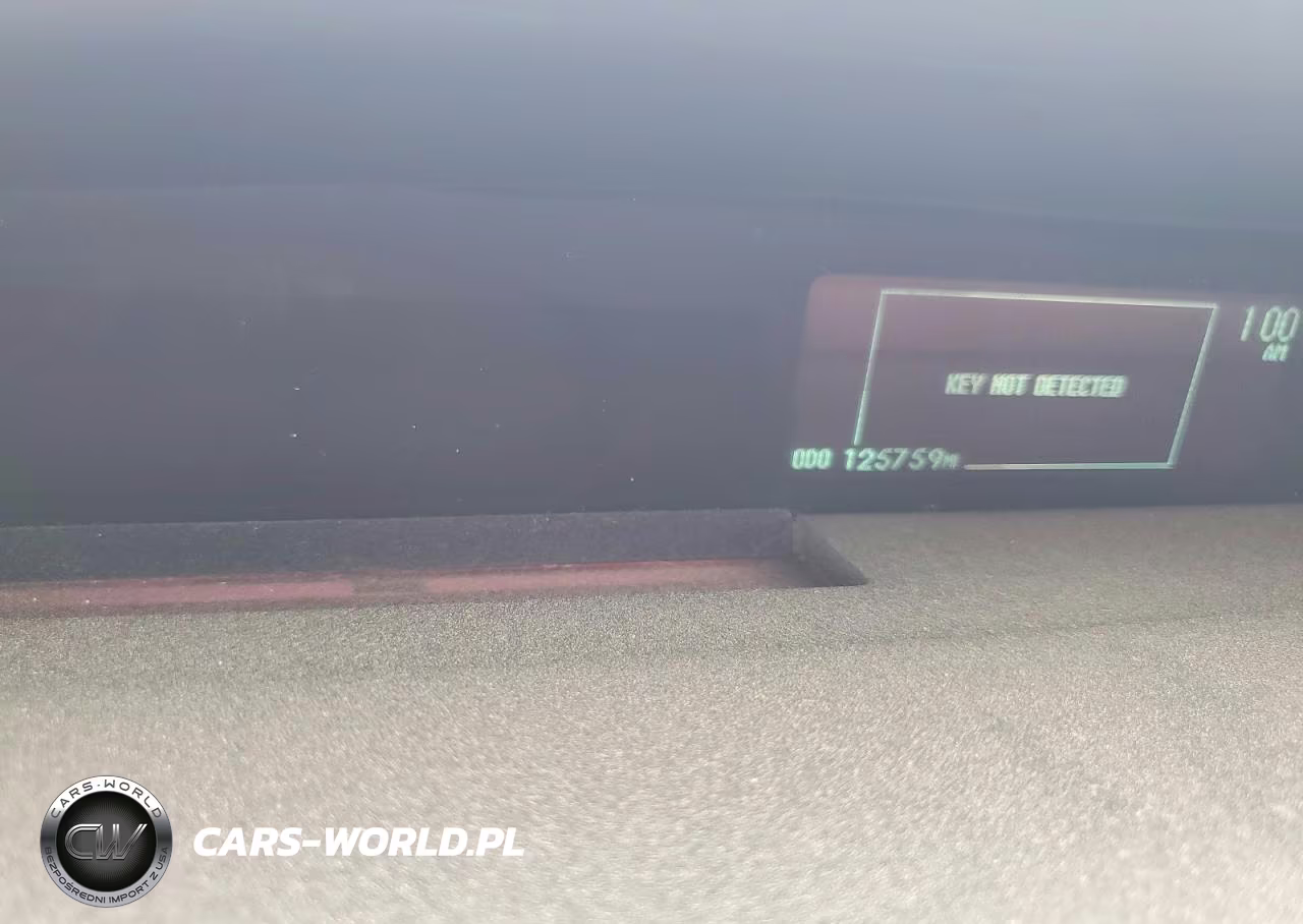 2011 Toyota Prius Two VIN:JTDKN3DU2B1366824 - 9
