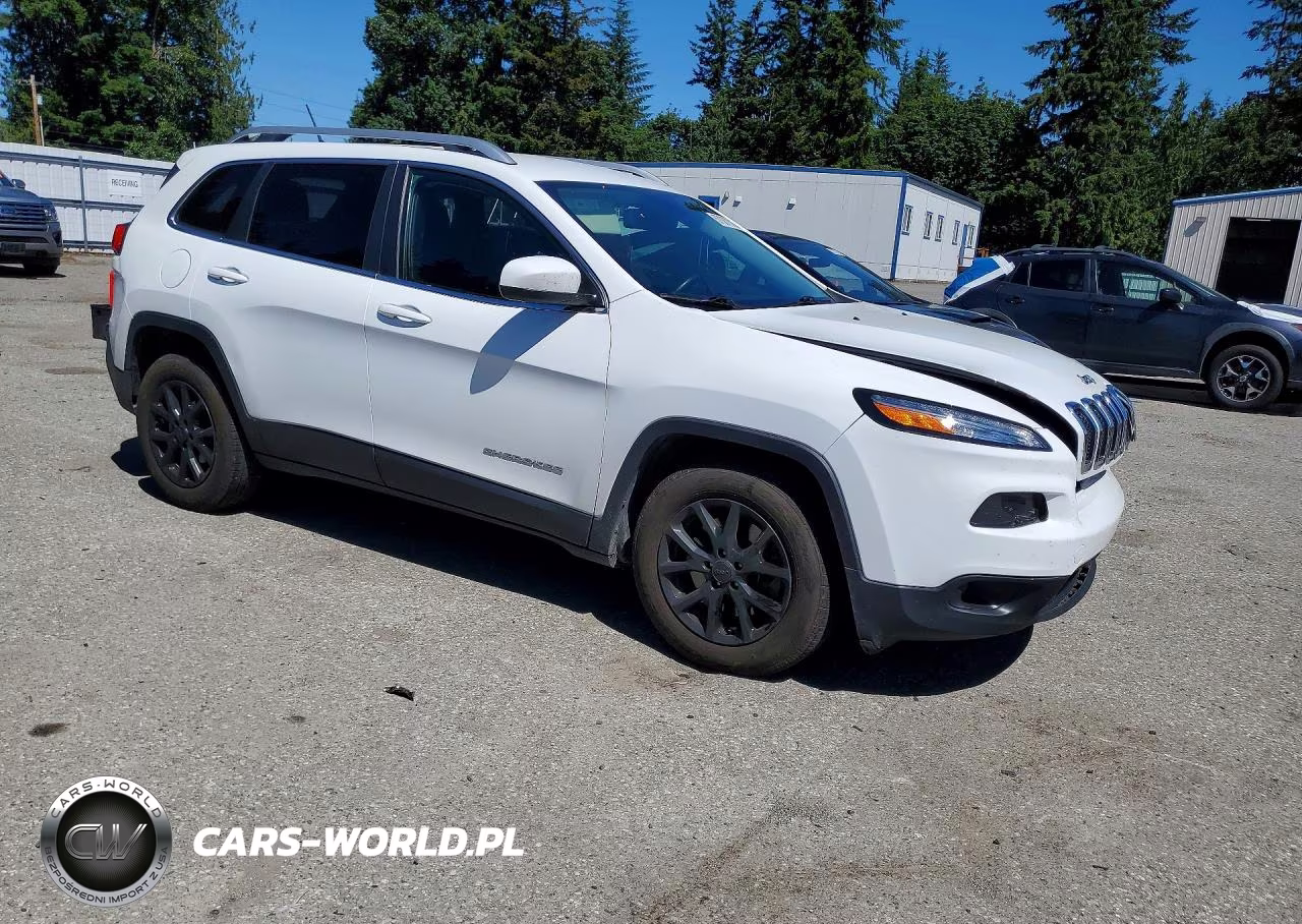 2015 Jeep Cherokee Latitude VIN:1C4PJLCB6FW607715 - 4