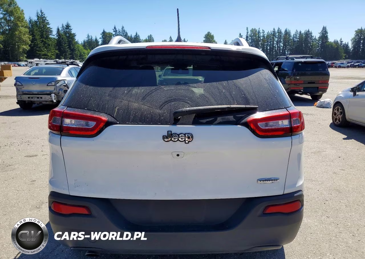 2015 Jeep Cherokee Latitude VIN:1C4PJLCB6FW607715 - 6