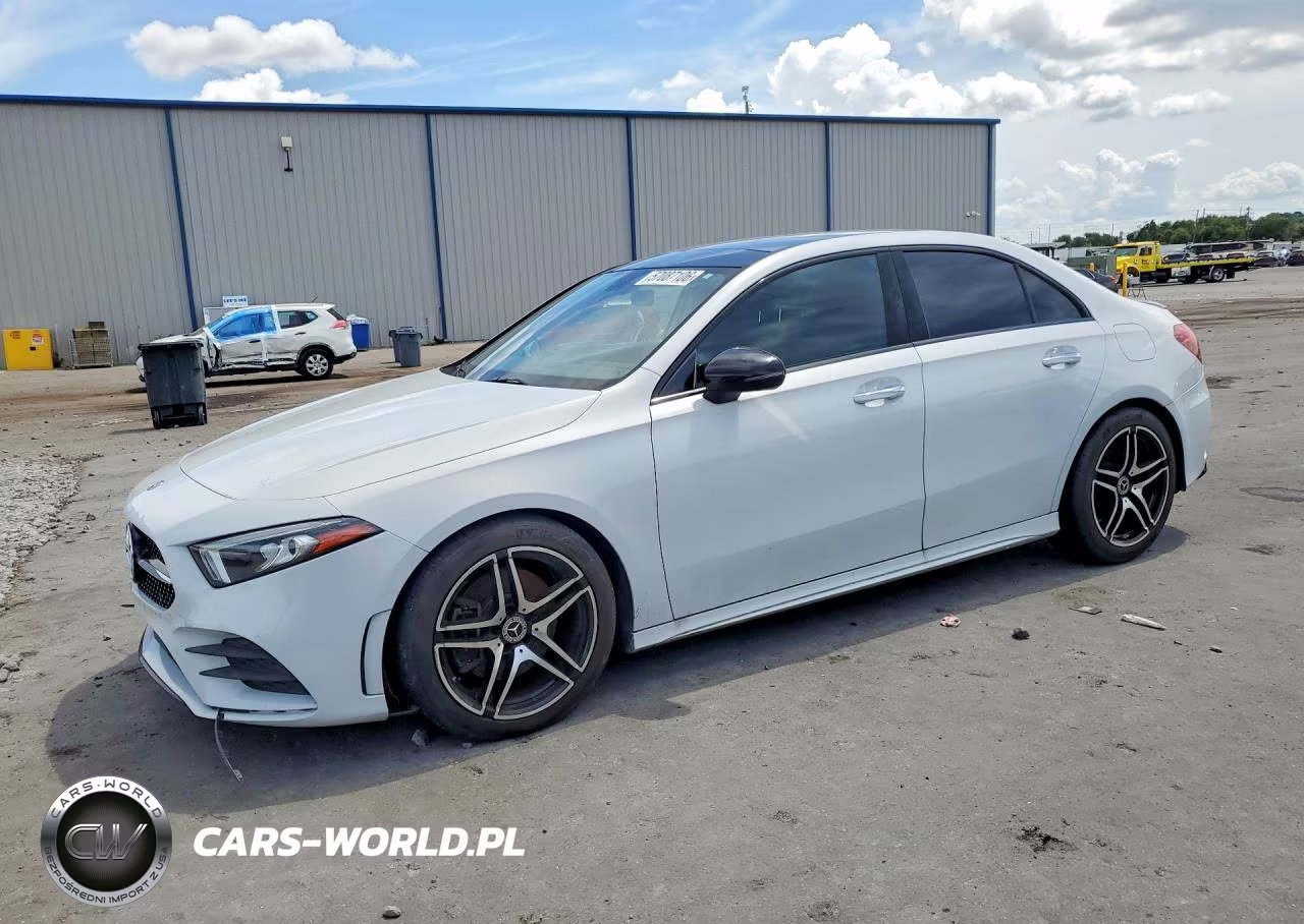 2020 Mercedes-Benz A 220 – zdjęcie 1 z 12