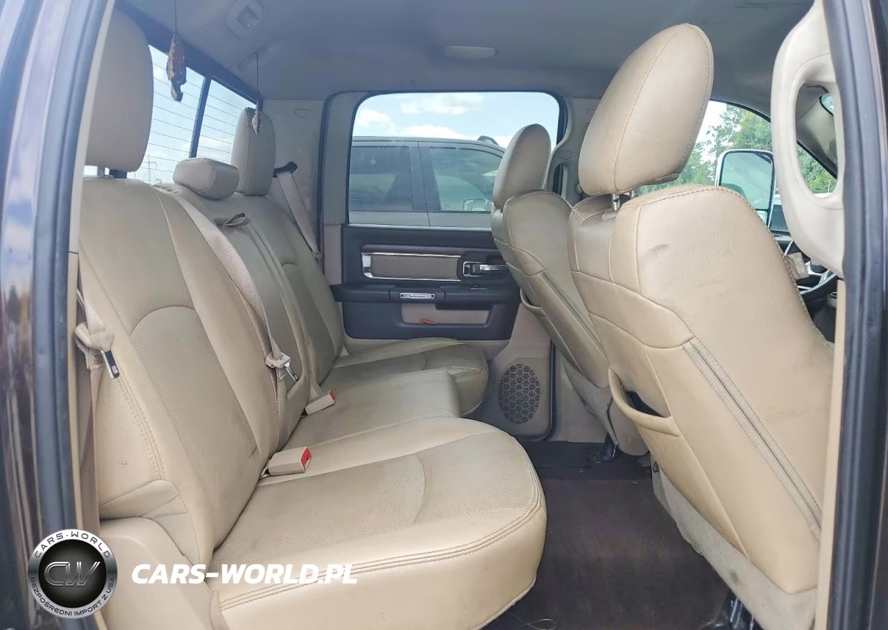 2016 Ram 3500 Laramie VIN:3C63RRJL7GG216814 - 11