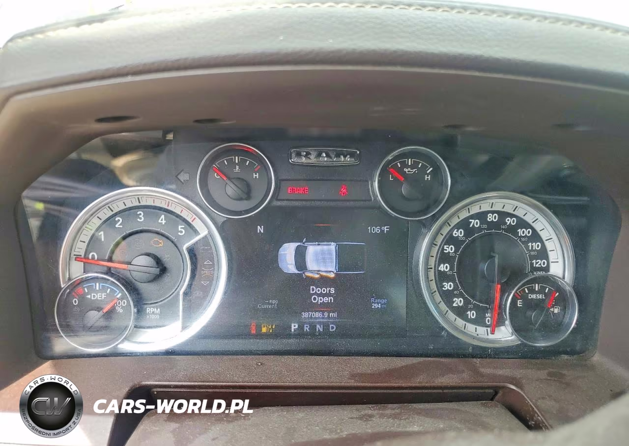 2016 Ram 3500 Laramie VIN:3C63RRJL7GG216814 - 9
