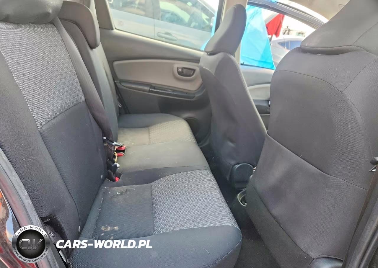 2015 Toyota Yaris 5-Door L VIN:VNKKTUD33FA043592 - 10
