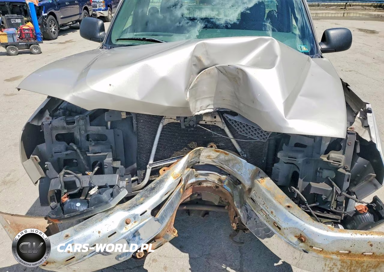 2004 Chevrolet Silverado C1500 VIN:1GCEC14X84Z331923 - 11