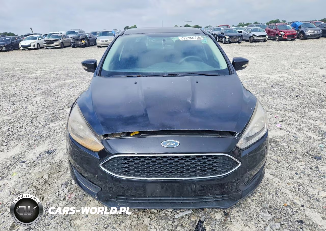 2017 Ford Focus Se VIN:1FADP3F20HL322192 - 5