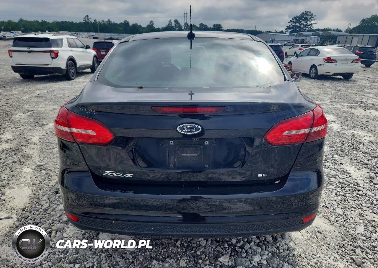 2017 Ford Focus Se VIN:1FADP3F20HL322192 - 6
