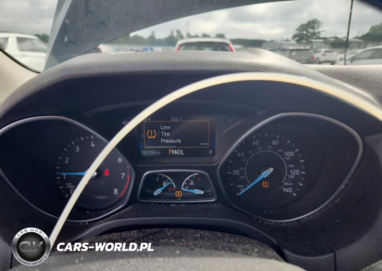 2017 Ford Focus Se VIN:1FADP3F20HL322192 - 9