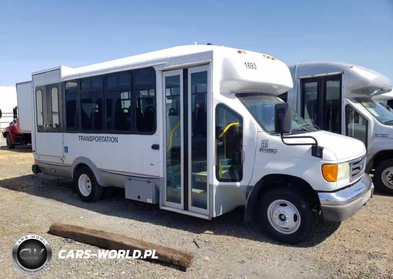 2007 Ford Econoline E450 Super Duty Cutaway Van