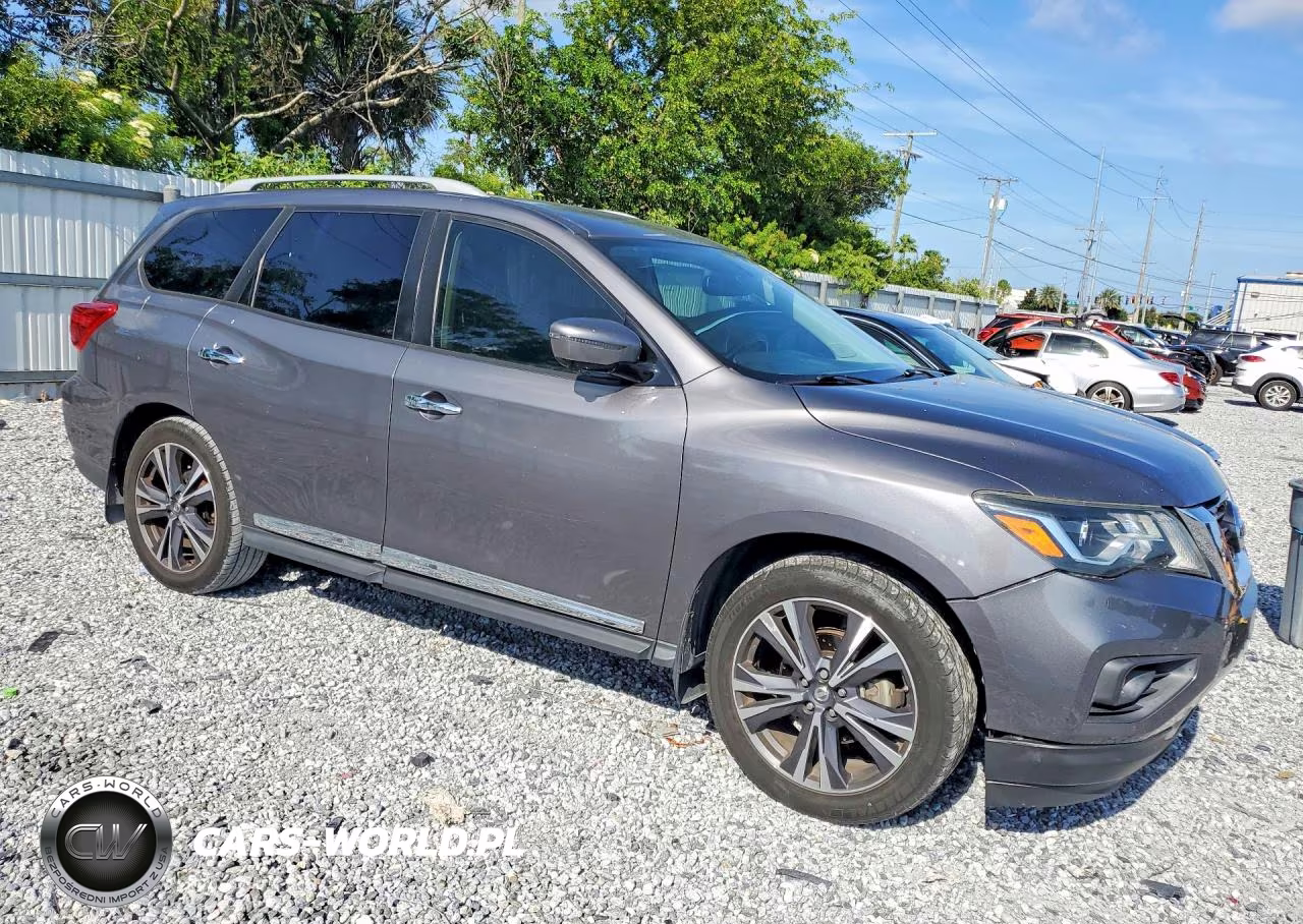 2017 Nissan Pathfinder Platinum VIN:5N1DR2MN3HC607993 - 4