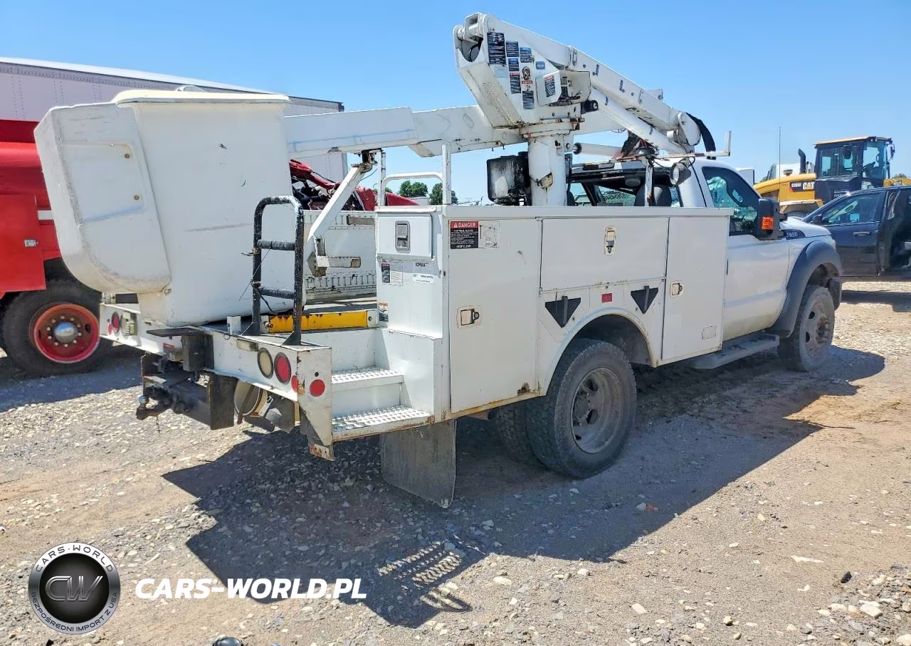 2013 Ford F550 Super Duty Bucket Truck VIN:1FDUF5HY6DEB53641 - 4
