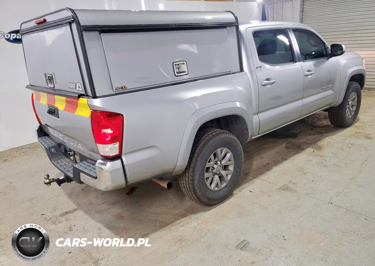 2017 Toyota Tacoma Double Cab Pick Up Utility - Service Truck VIN:5TFAZ5CN2HX041800 - 3