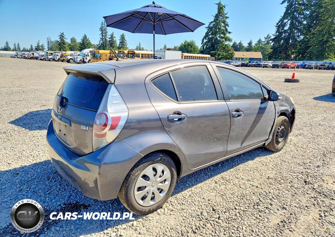 2014 Toyt Prius C VIN:JTDKDTB38E1073334 - 3