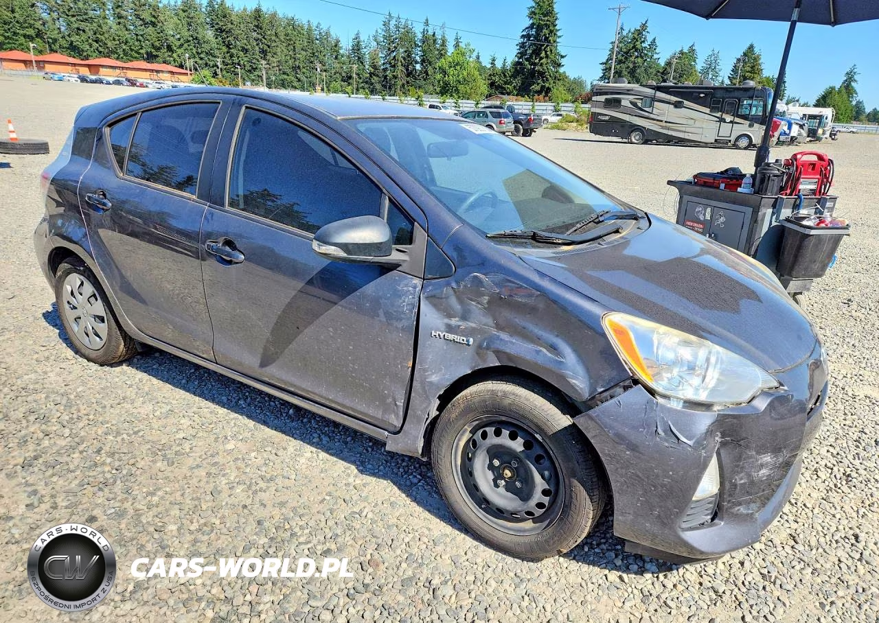 2014 Toyt Prius C VIN:JTDKDTB38E1073334 - 4