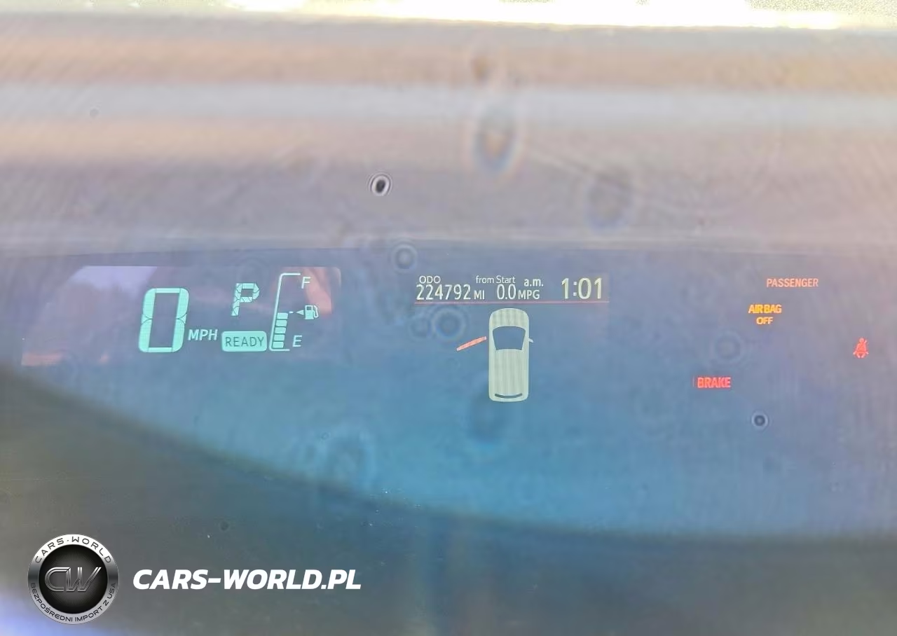 2014 Toyt Prius C VIN:JTDKDTB38E1073334 - 9