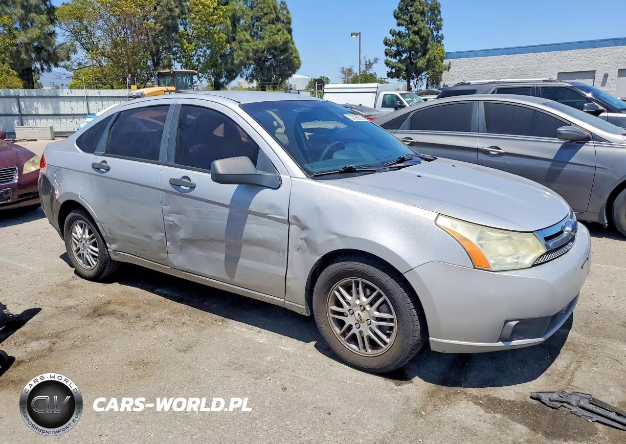 2009 Ford Focus Se VIN:1FAHP35N49W207009 - 4