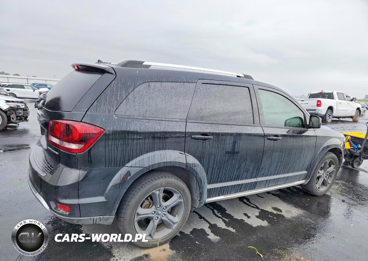 2018 Dodge Journey Crossroad VIN:3C4PDDGG8JT388712 - 3