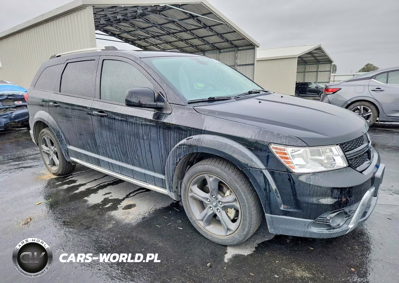 2018 Dodge Journey Crossroad VIN:3C4PDDGG8JT388712 - 4
