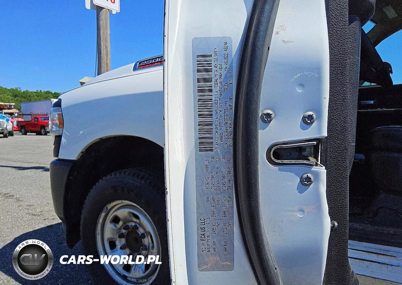 2019 Ram 2500 Tradesman VIN:3C6UR4HJ9KG573755 - 12