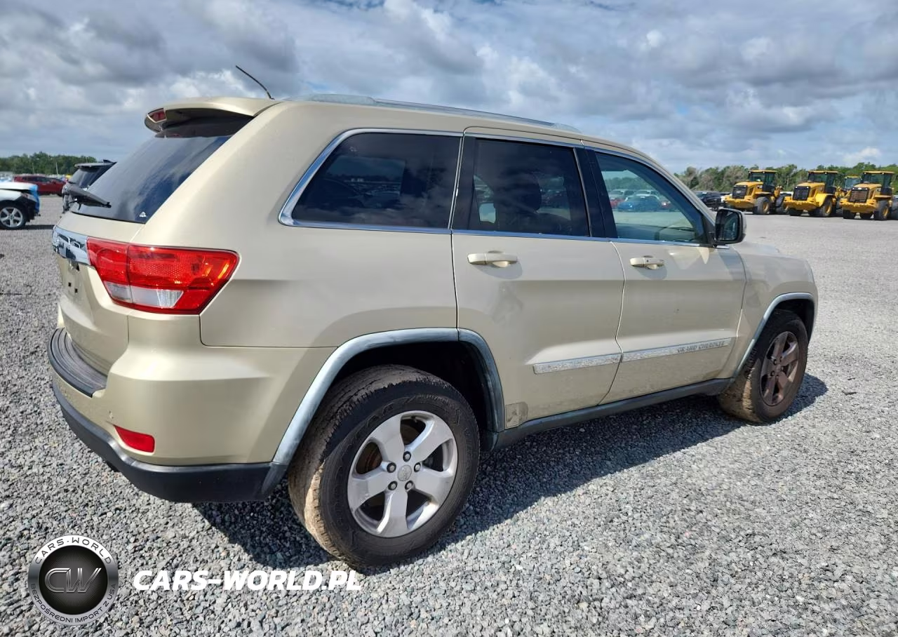 2011 Jeep Grand Cherokee Laredo VIN:1J4RS4GG4BC739444 - 3