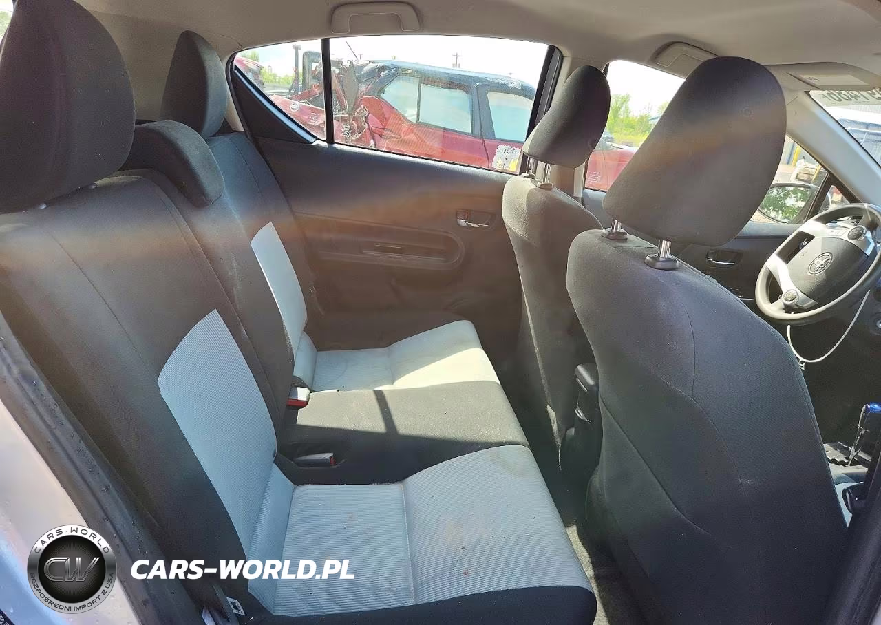 2016 Toyota Prius C Two VIN:JTDKDTB30G1139099 - 10