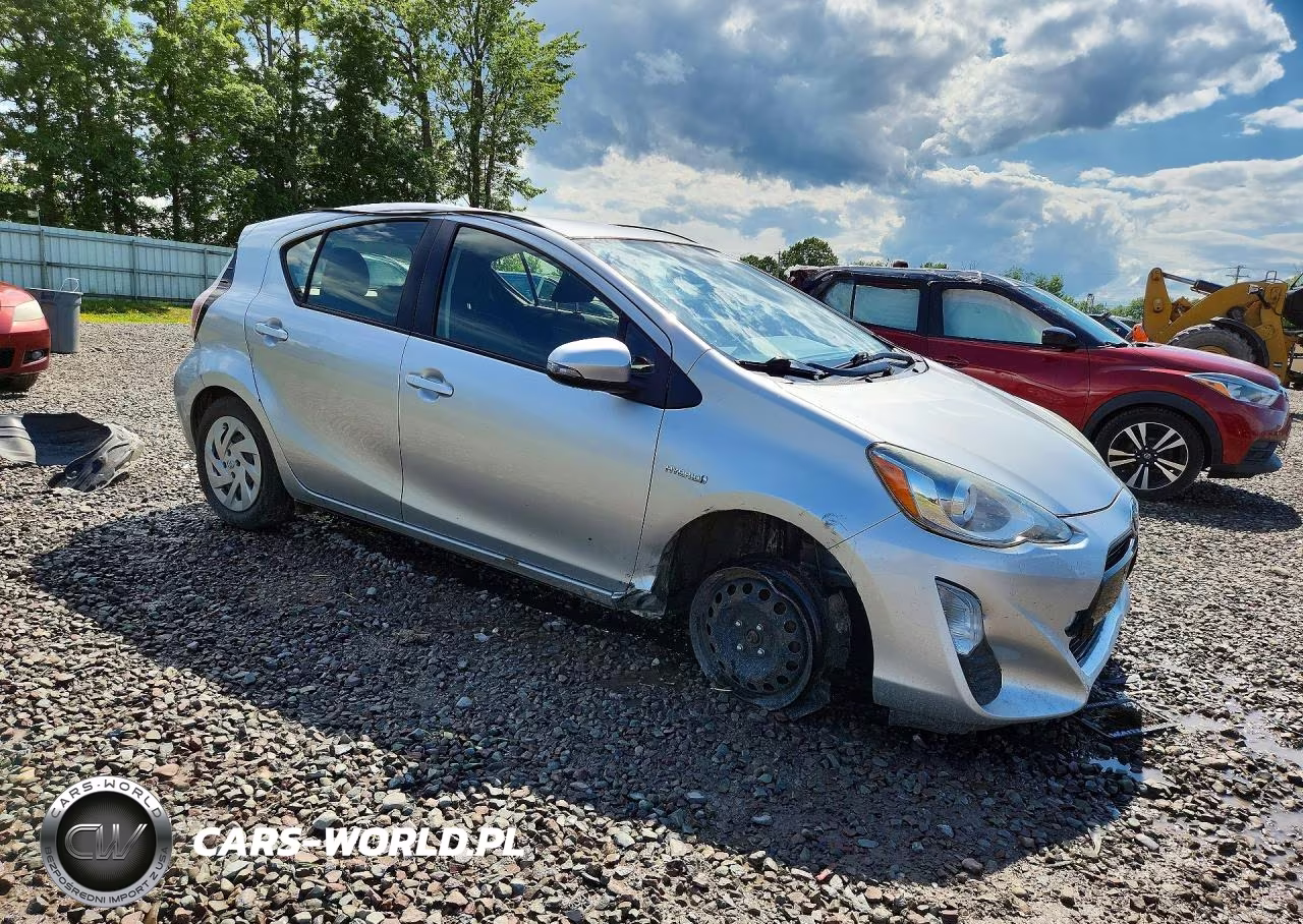 2016 Toyota Prius C Two VIN:JTDKDTB30G1139099 - 4