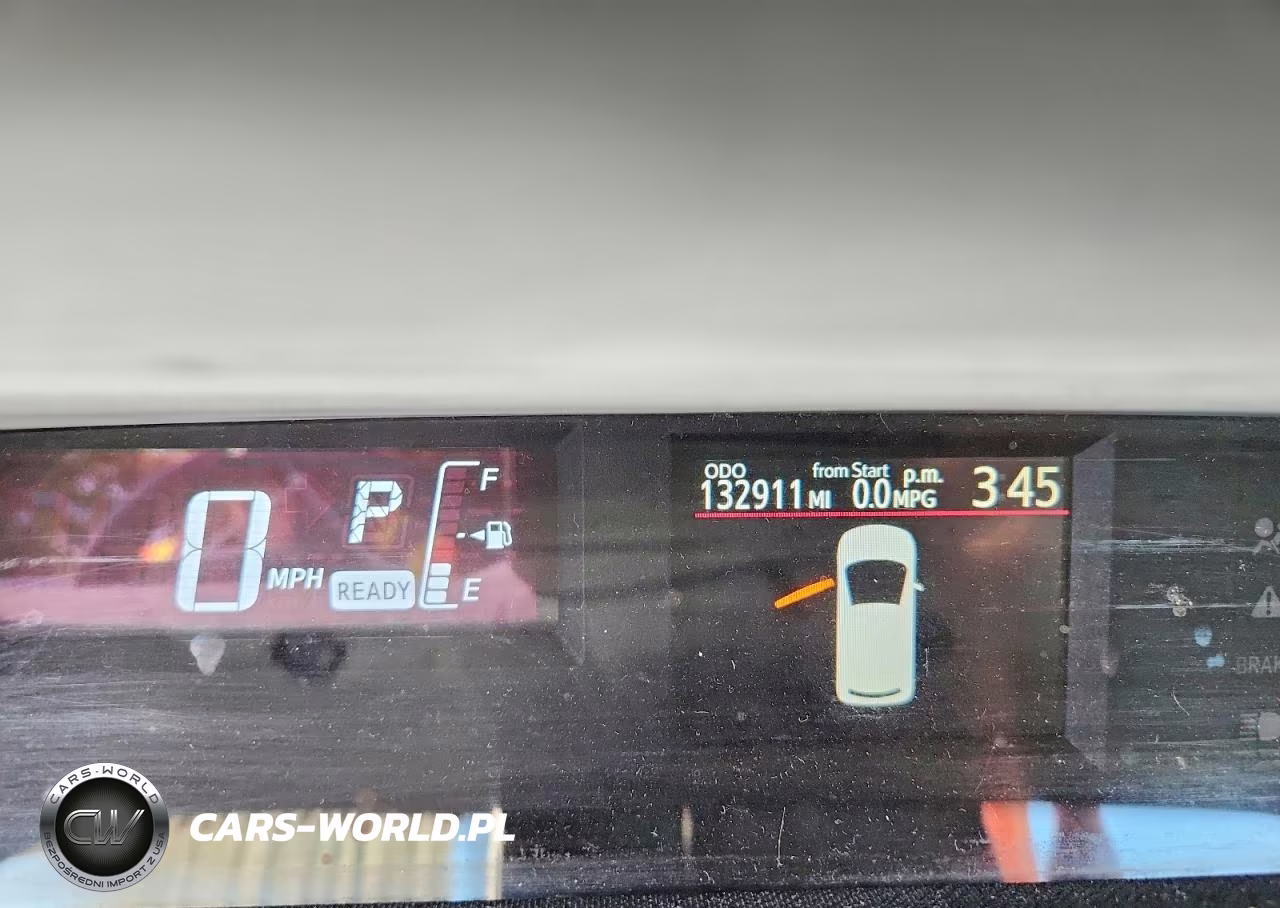 2016 Toyota Prius C Two VIN:JTDKDTB30G1139099 - 9