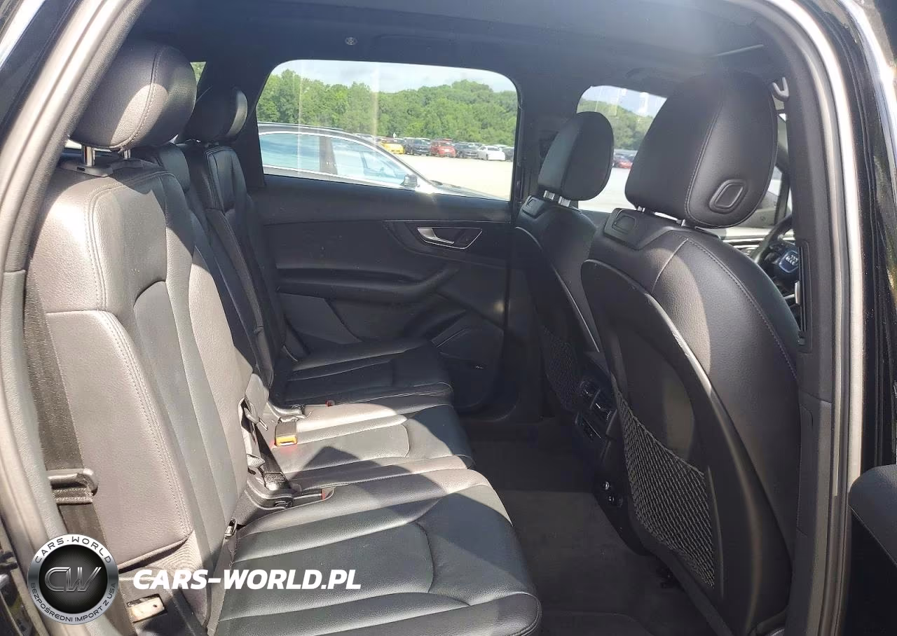 2018 Audi Q7 Premium Plus VIN:WA1LAAF78JD011742 - 11
