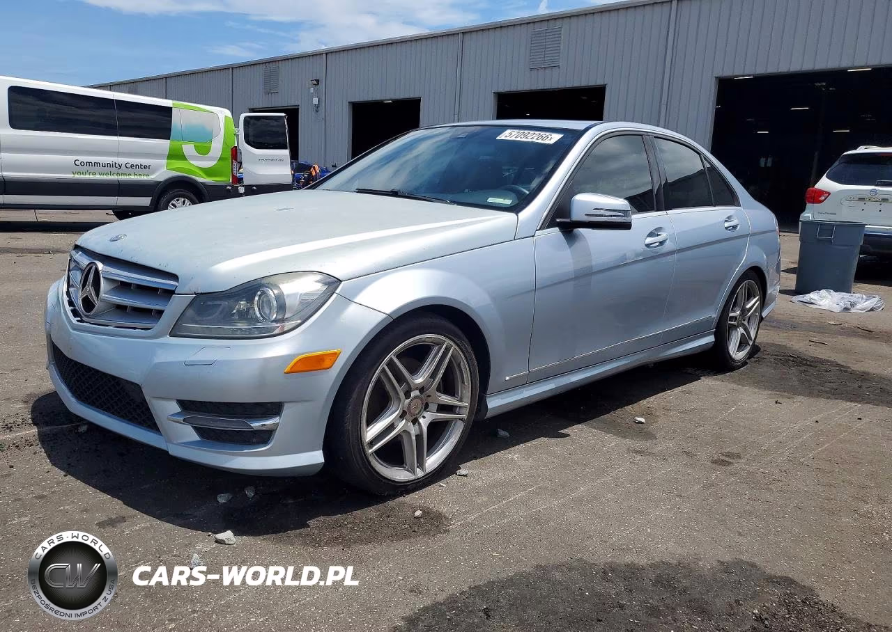 2013 Mercedes-Benz C 250 – zdjęcie 1 z 12