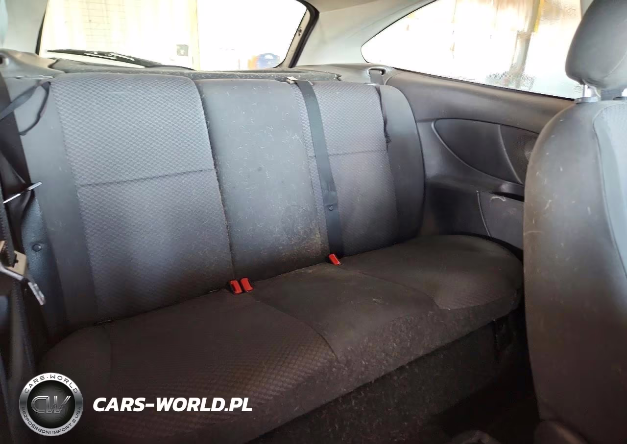 2005 Ford Focus Zx3 VIN:3FAFP31N95R143883 - 10