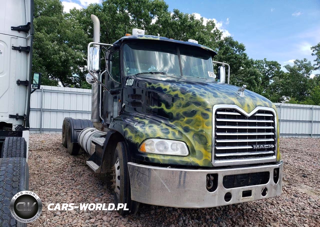2013 Mack 600 Cxu600