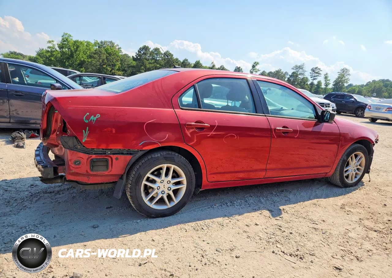 2010 Ford Fusion S VIN:3FAHP0GA7AR244751 - 3