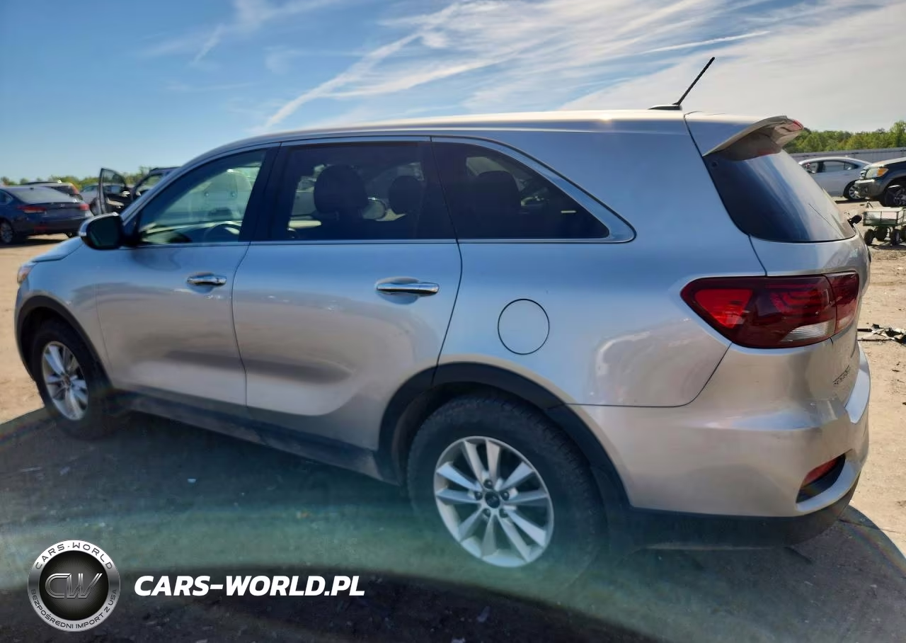 2019 Kia Sorento L VIN:5XYPG4A33KG569660 - 2