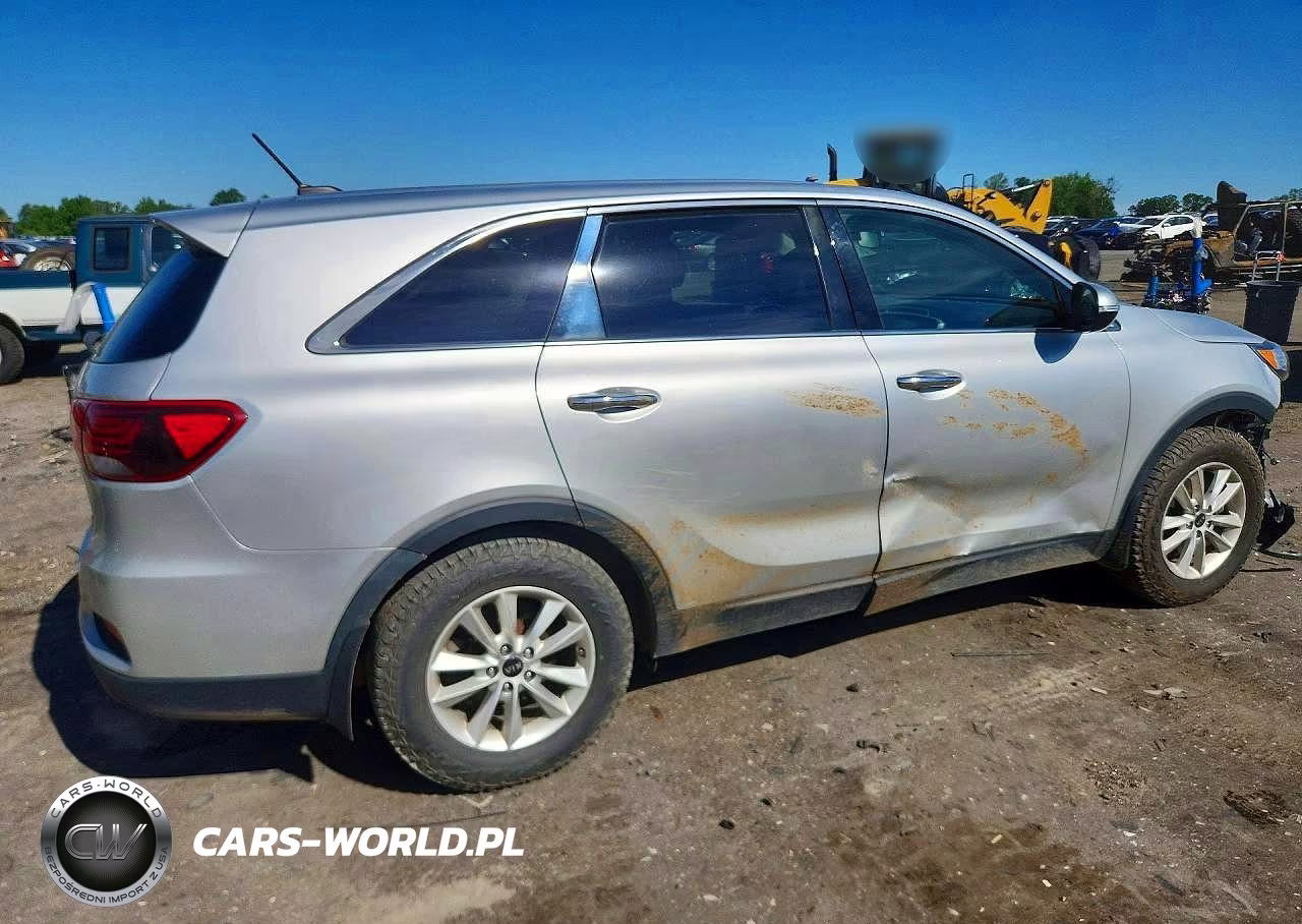 2019 Kia Sorento L VIN:5XYPG4A33KG569660 - 3