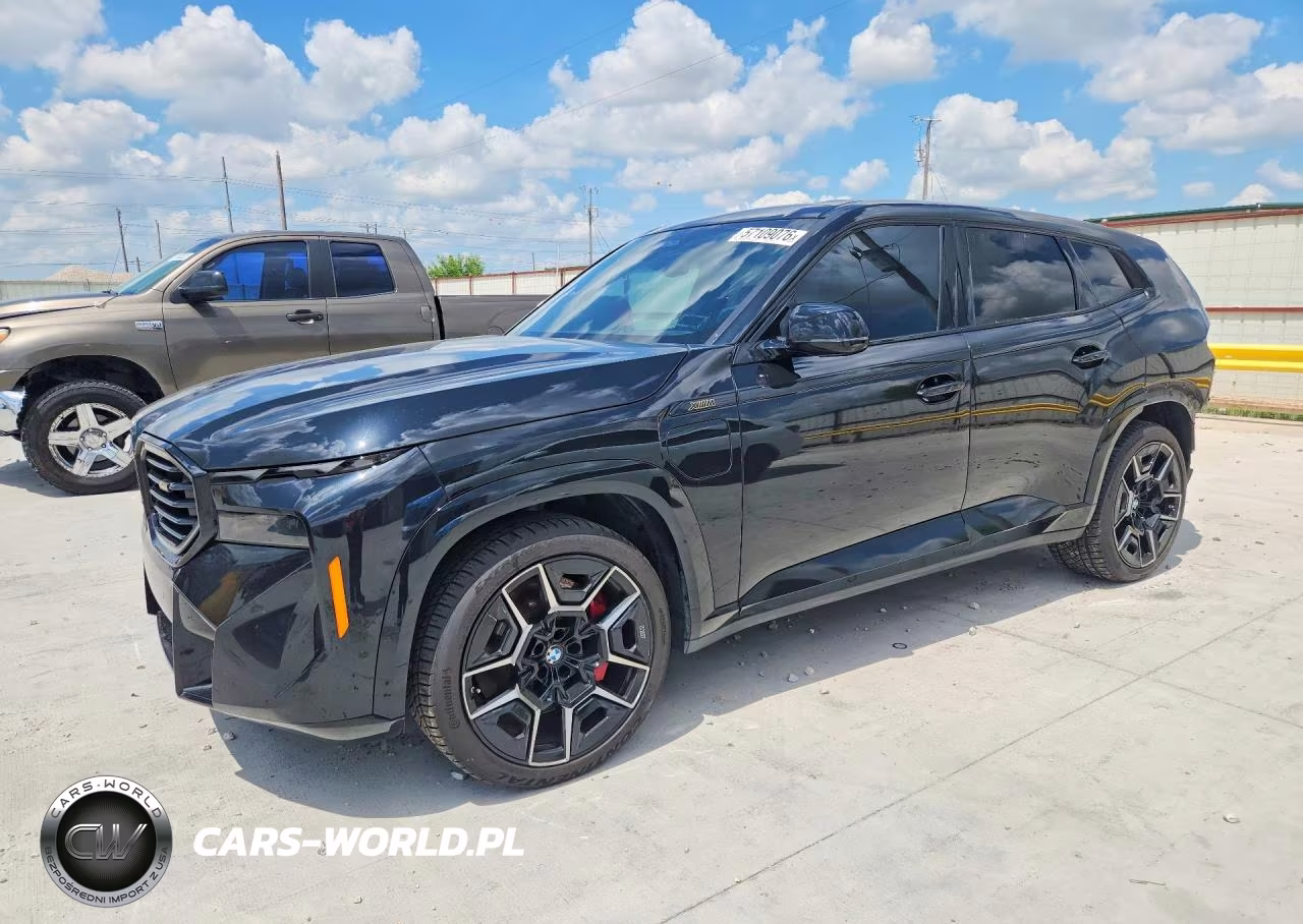 2023 BMW Xm