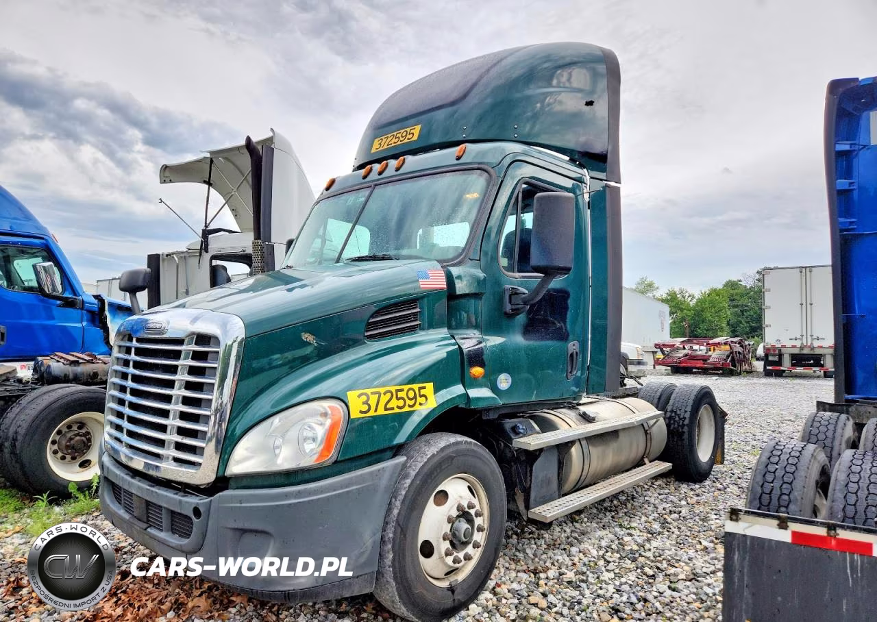 2018 Freightliner Cascadia 1 - Semi Truck VIN:3AKBGADV9JSJL4423 - 2