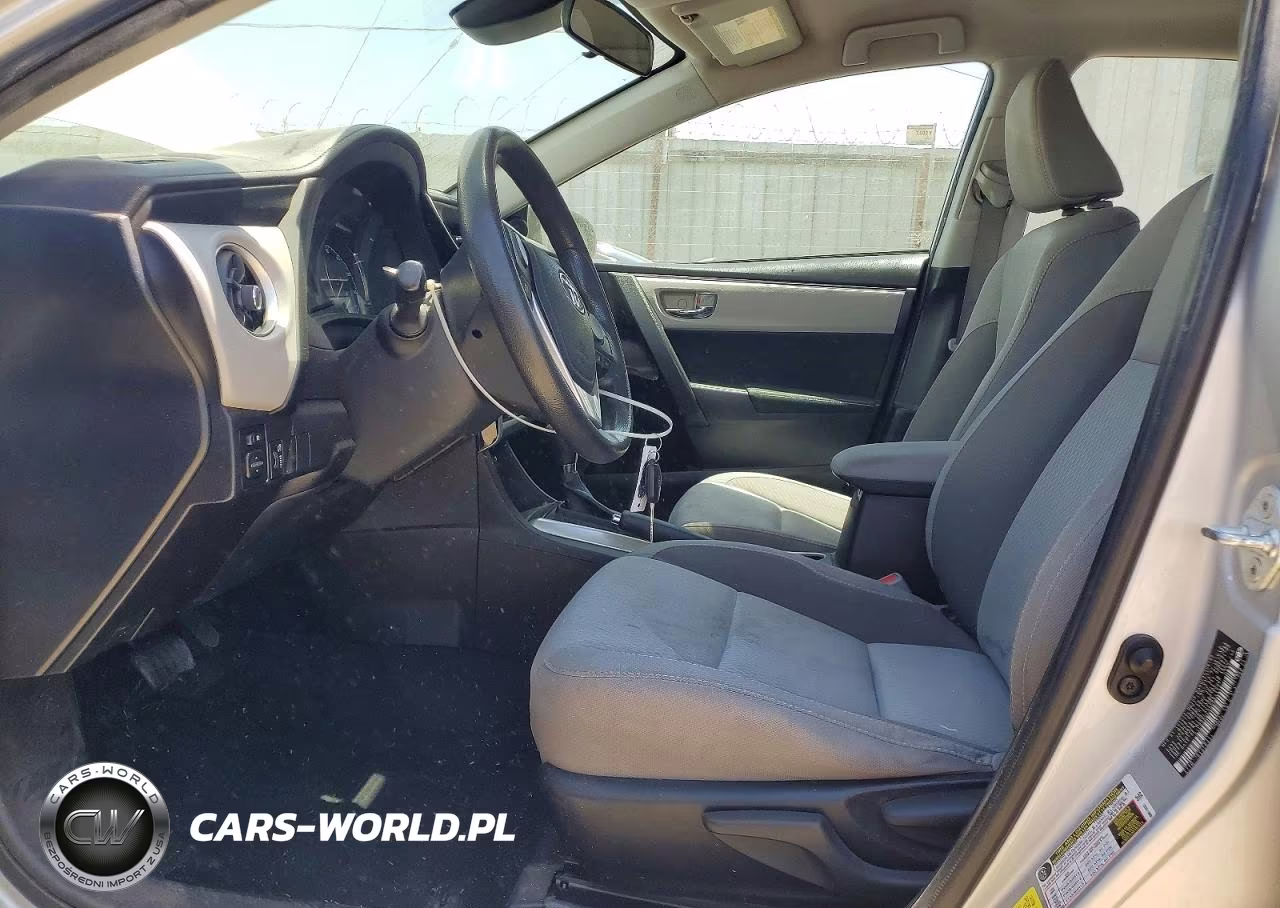 2017 Toyota Corolla Le VIN:5YFBURHE9HP685442 - 7