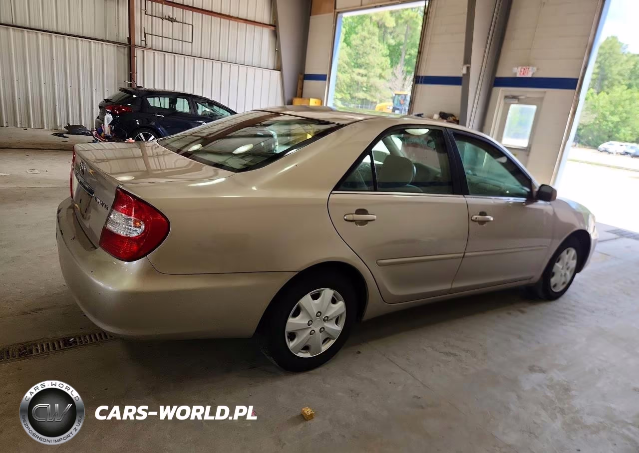 2004 Toyota Camry VIN:4T1BE32K84U930233 - 3
