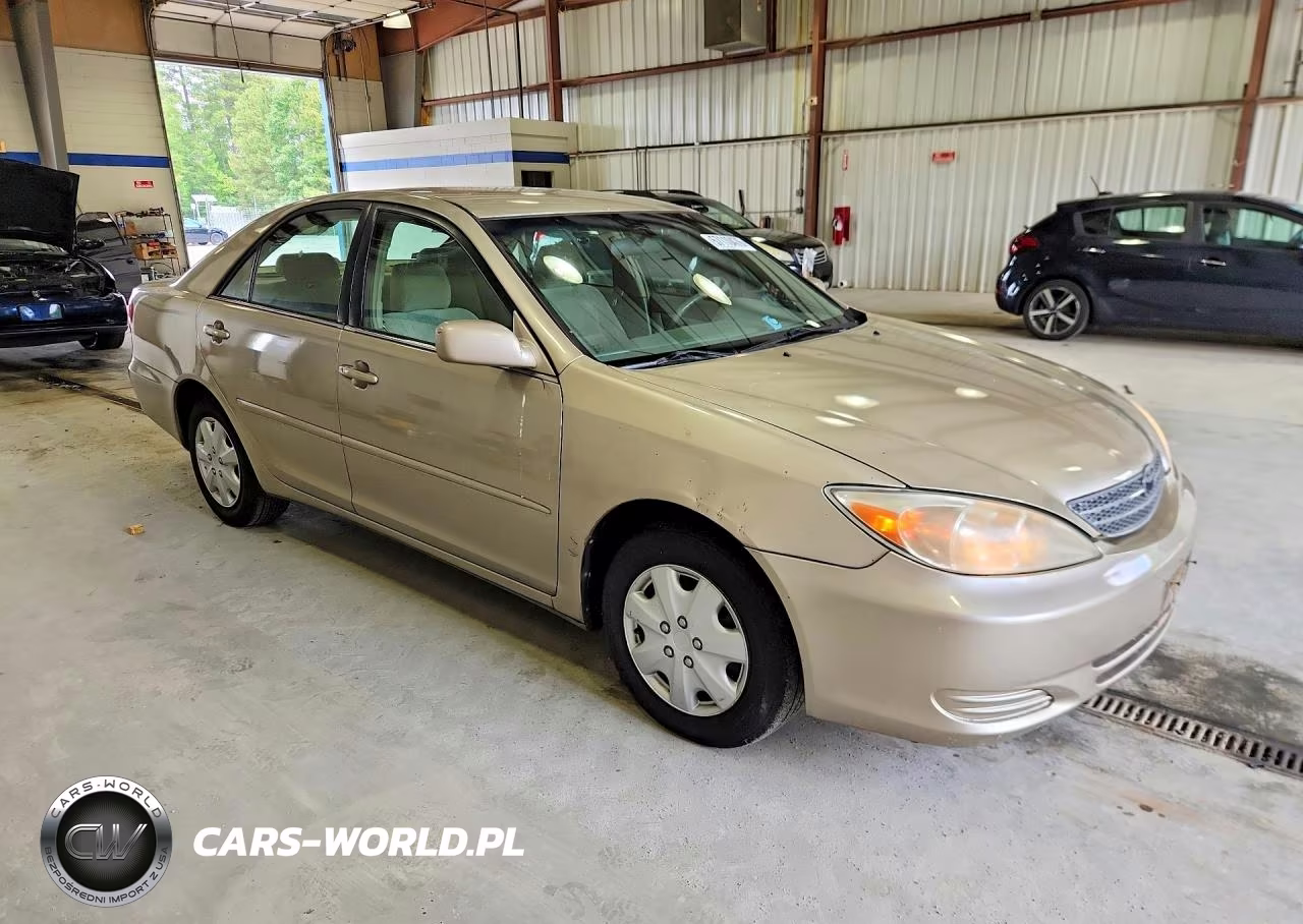 2004 Toyota Camry VIN:4T1BE32K84U930233 - 4