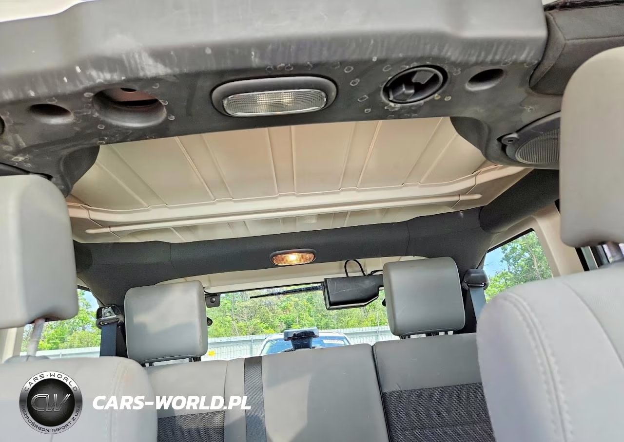 2008 Jeep Wrangler Unlimited X VIN:1J4GA39198L640303 - 10