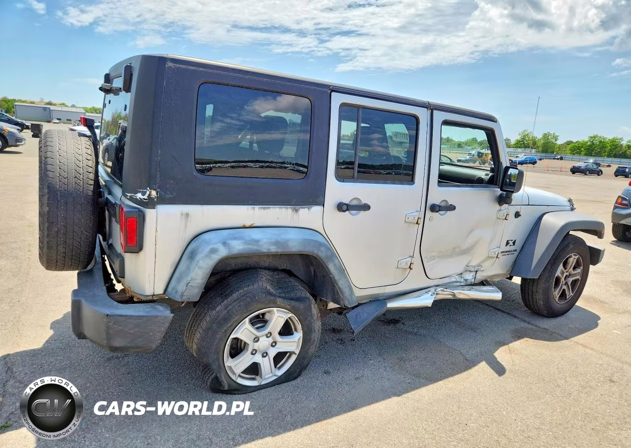 2008 Jeep Wrangler Unlimited X VIN:1J4GA39198L640303 - 3