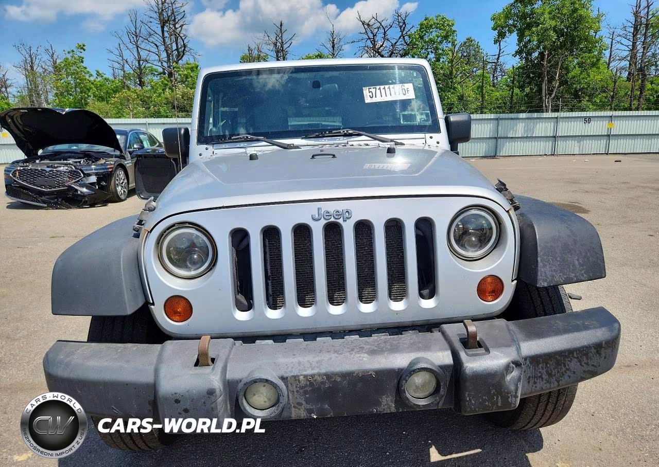 2008 Jeep Wrangler Unlimited X VIN:1J4GA39198L640303 - 5