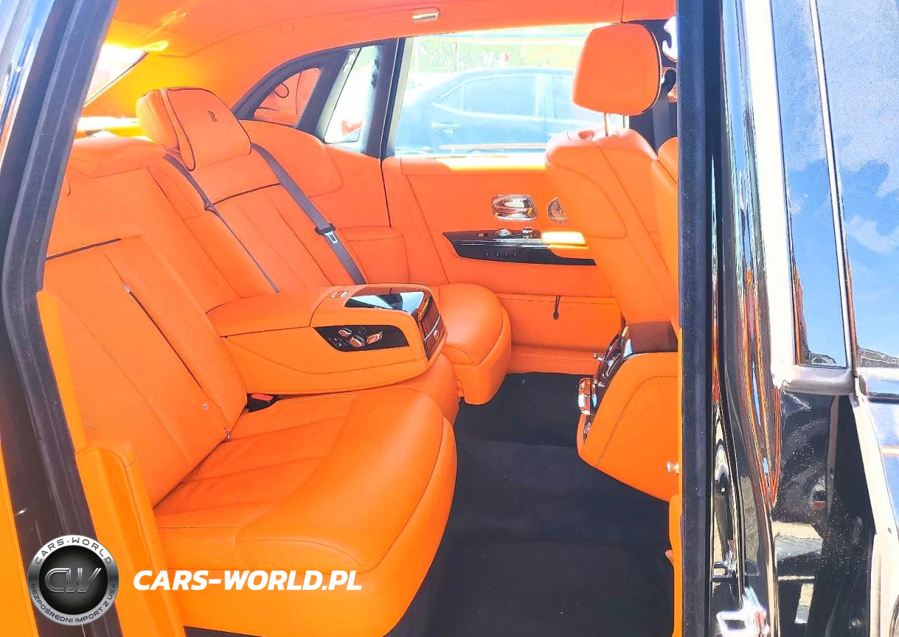 2023 Rolls-Royce Phantom VIN:SCATT6C00PU218470 - 10